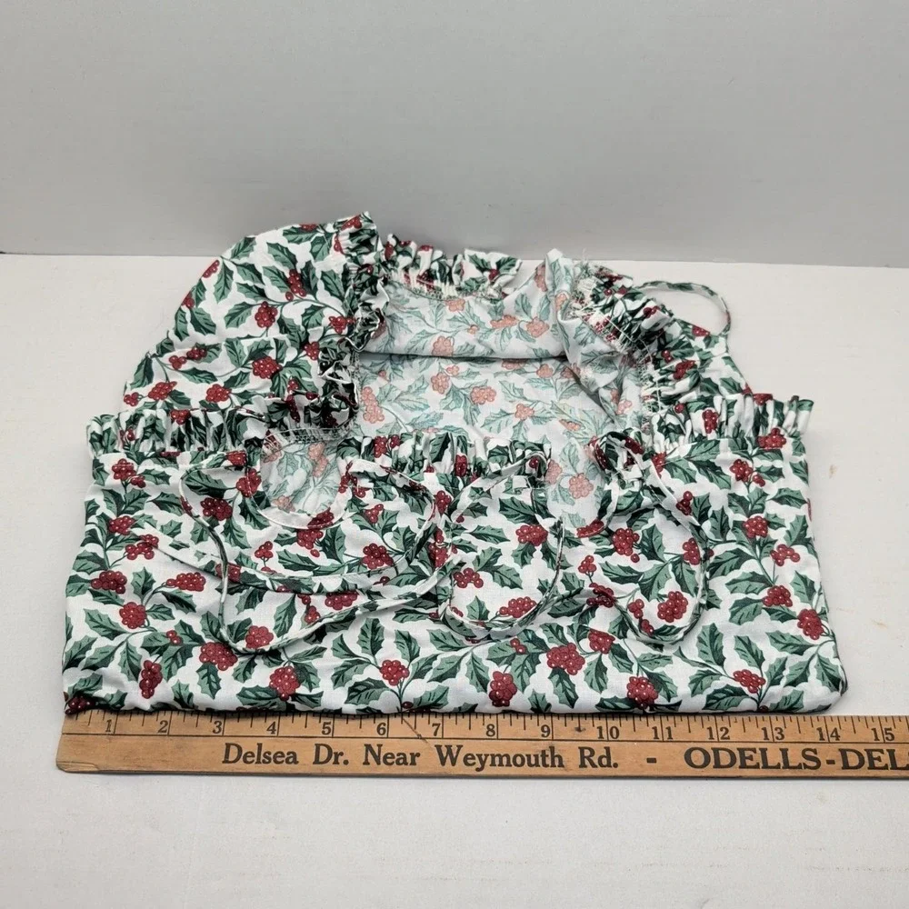 Lot of 6 Vintage Longaberger Traditional Holly Fabric Liner (4) & Garter (2)